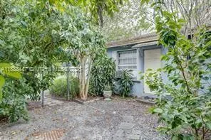 621 S 24th Ave