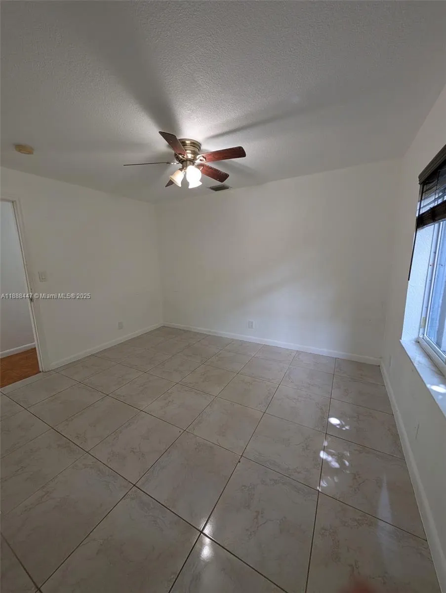 621 S 24th Ave
