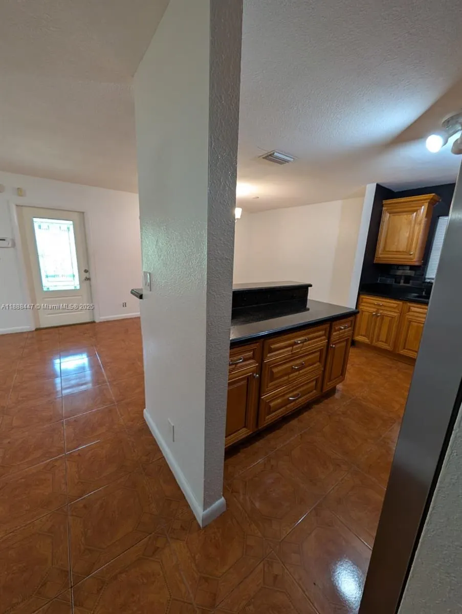 621 S 24th Ave