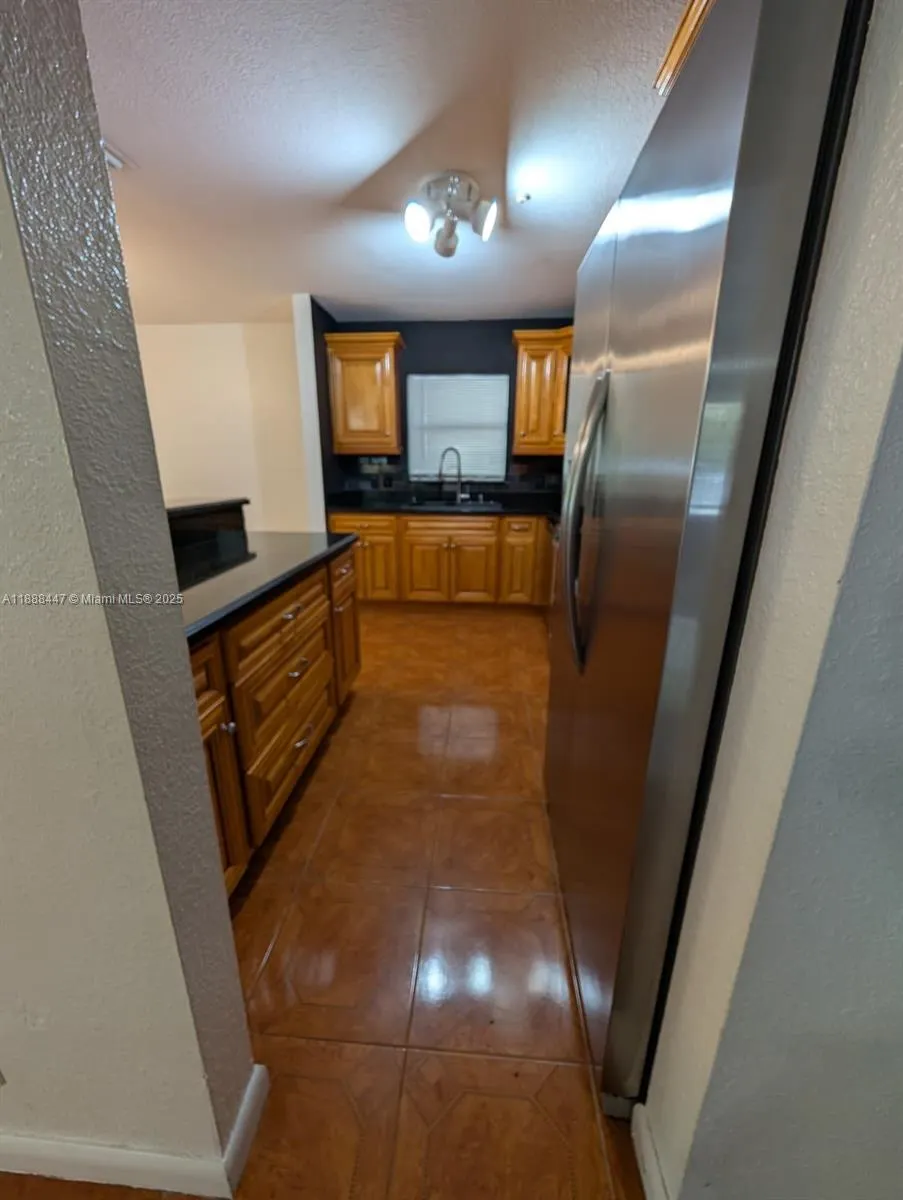 621 S 24th Ave
