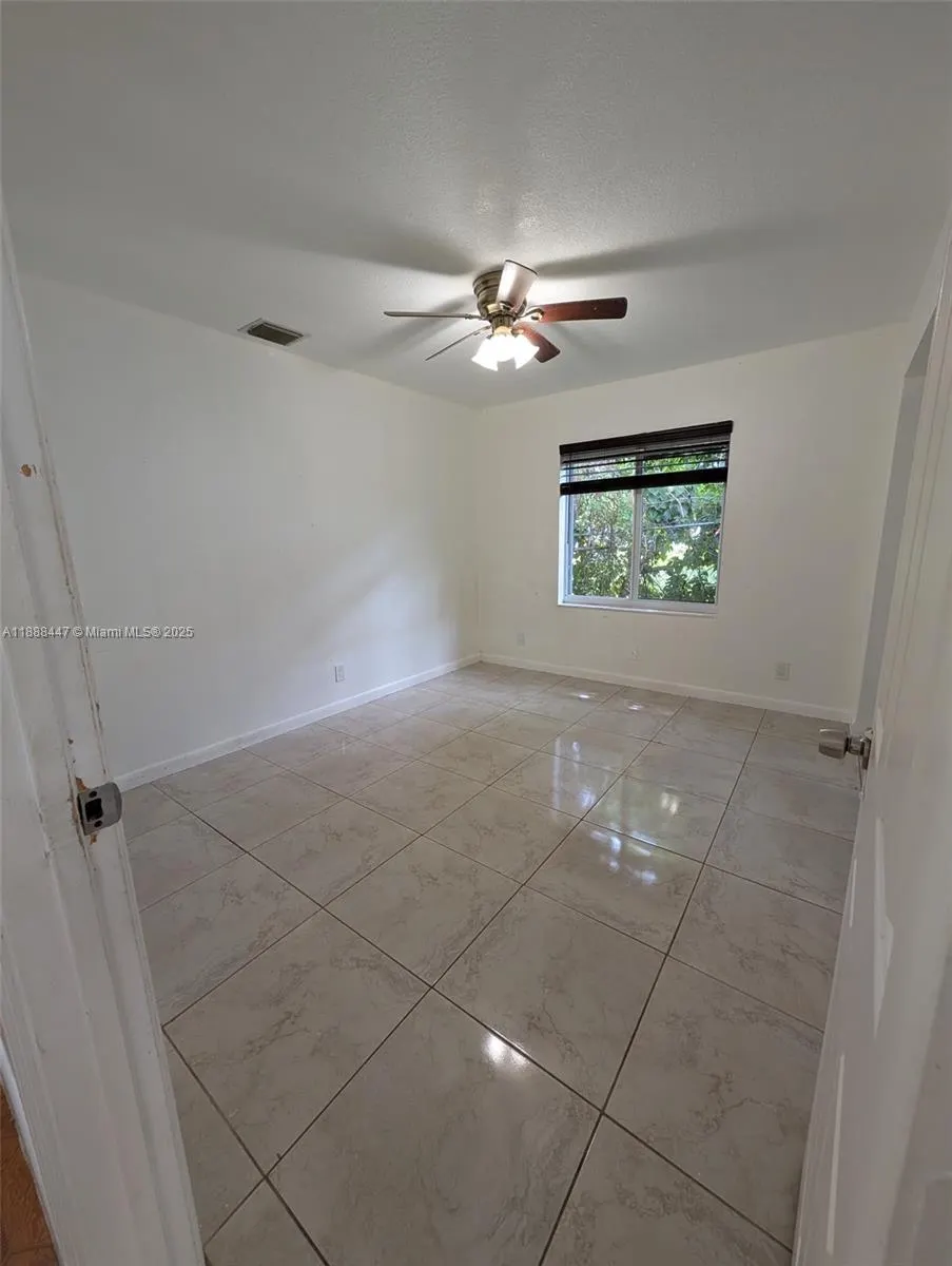 621 S 24th Ave