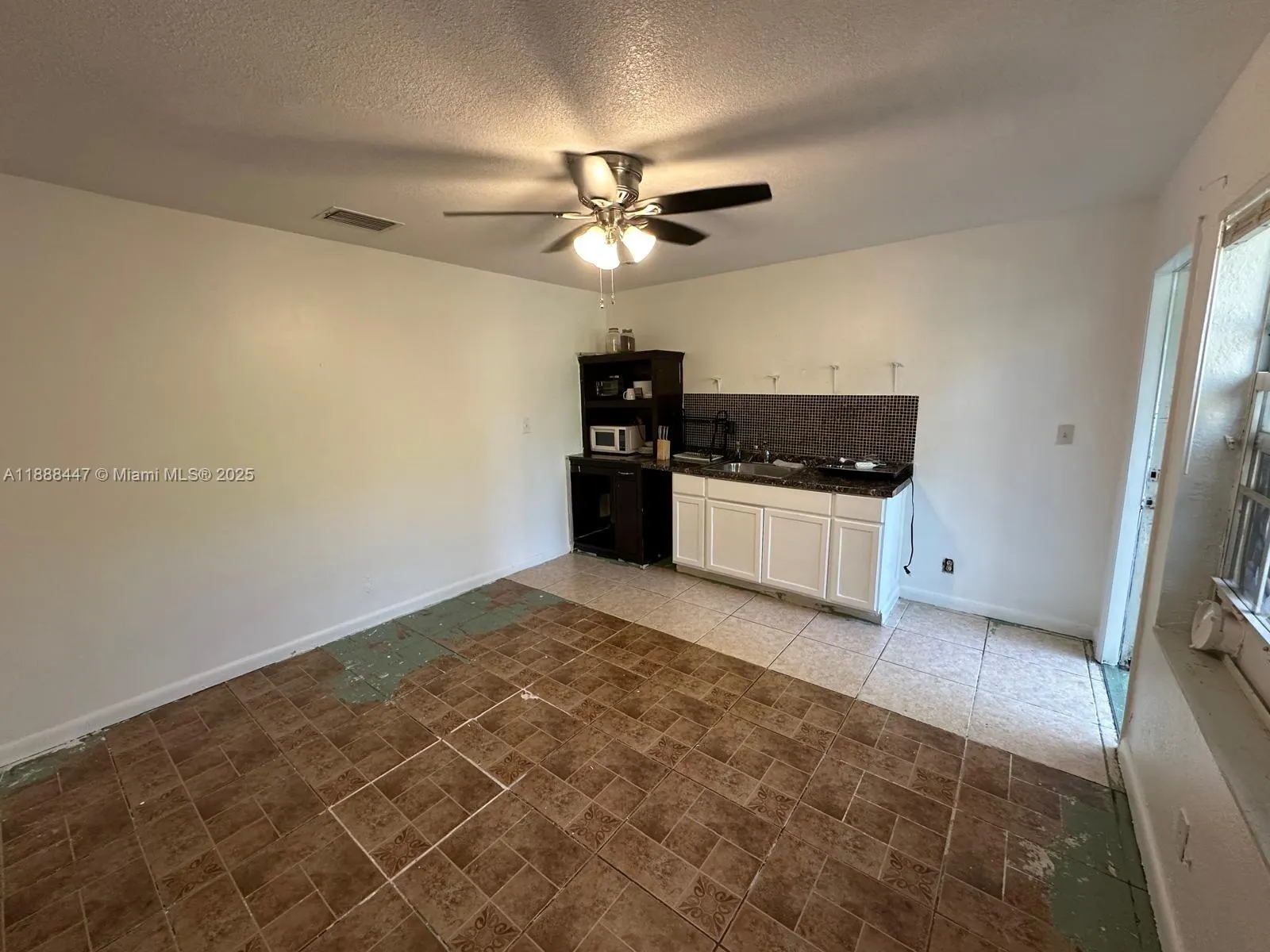 621 S 24th Ave