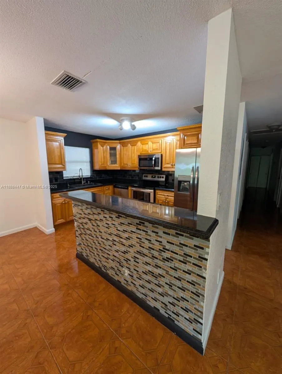 621 S 24th Ave