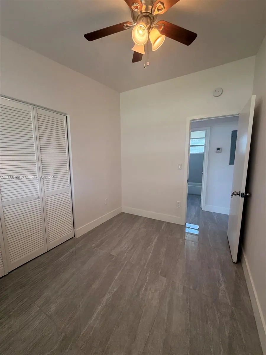 318 NW 30th Ter