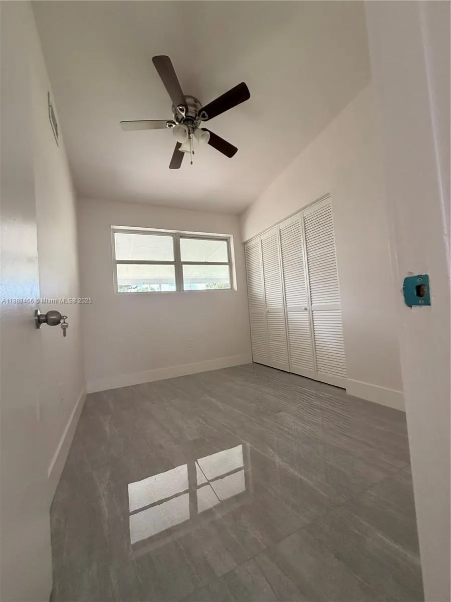 318 NW 30th Ter