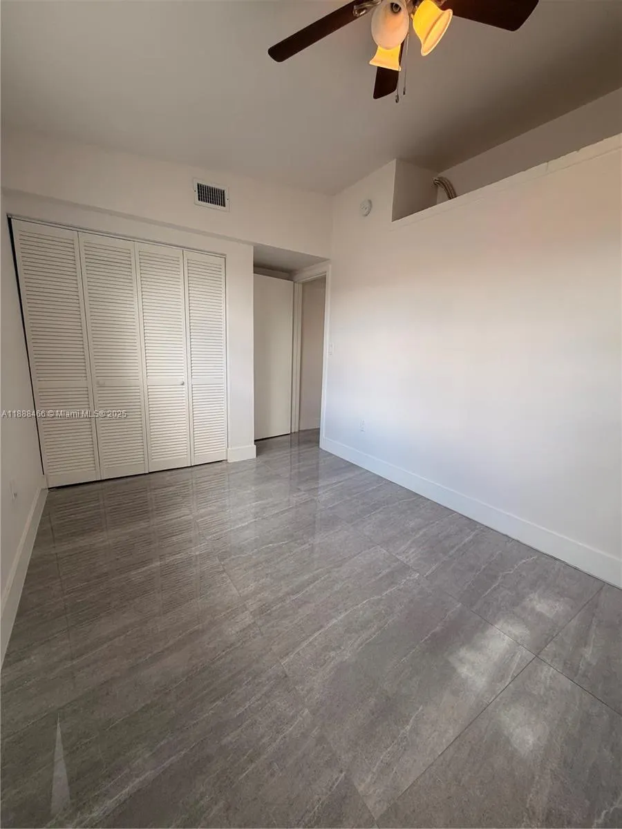 318 NW 30th Ter