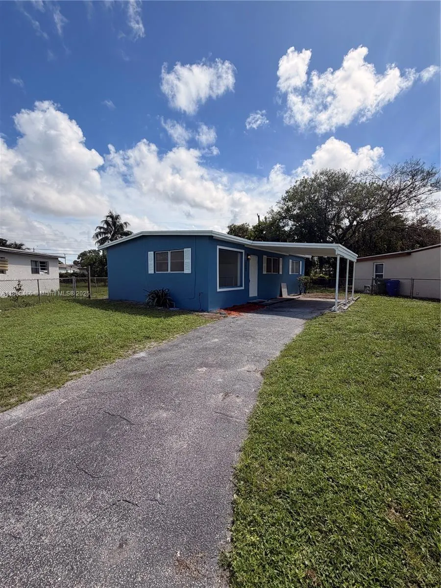 318 NW 30th Ter