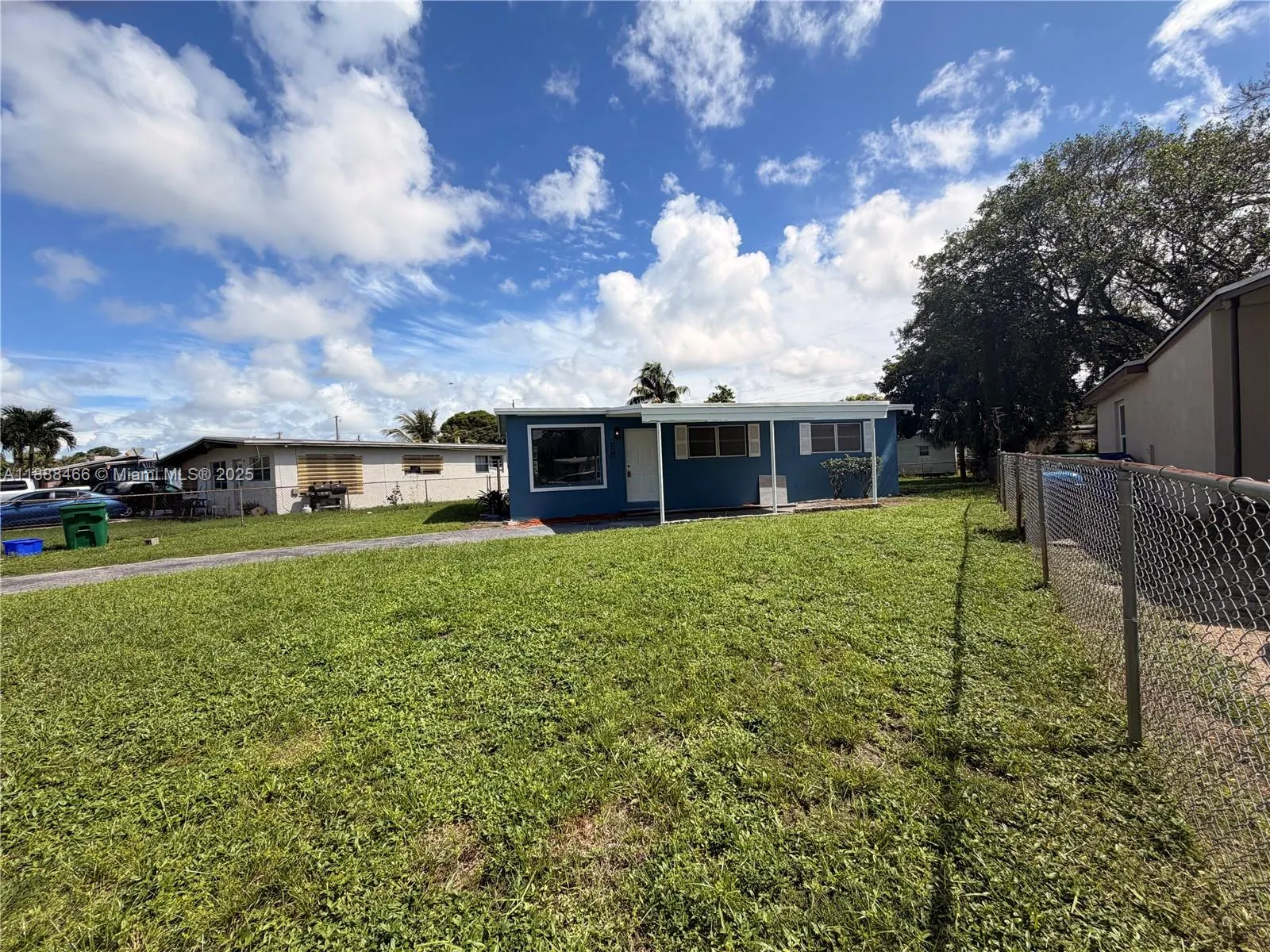 318 NW 30th Ter