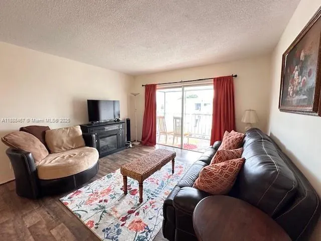 1200 Hillcrest Ct, #315