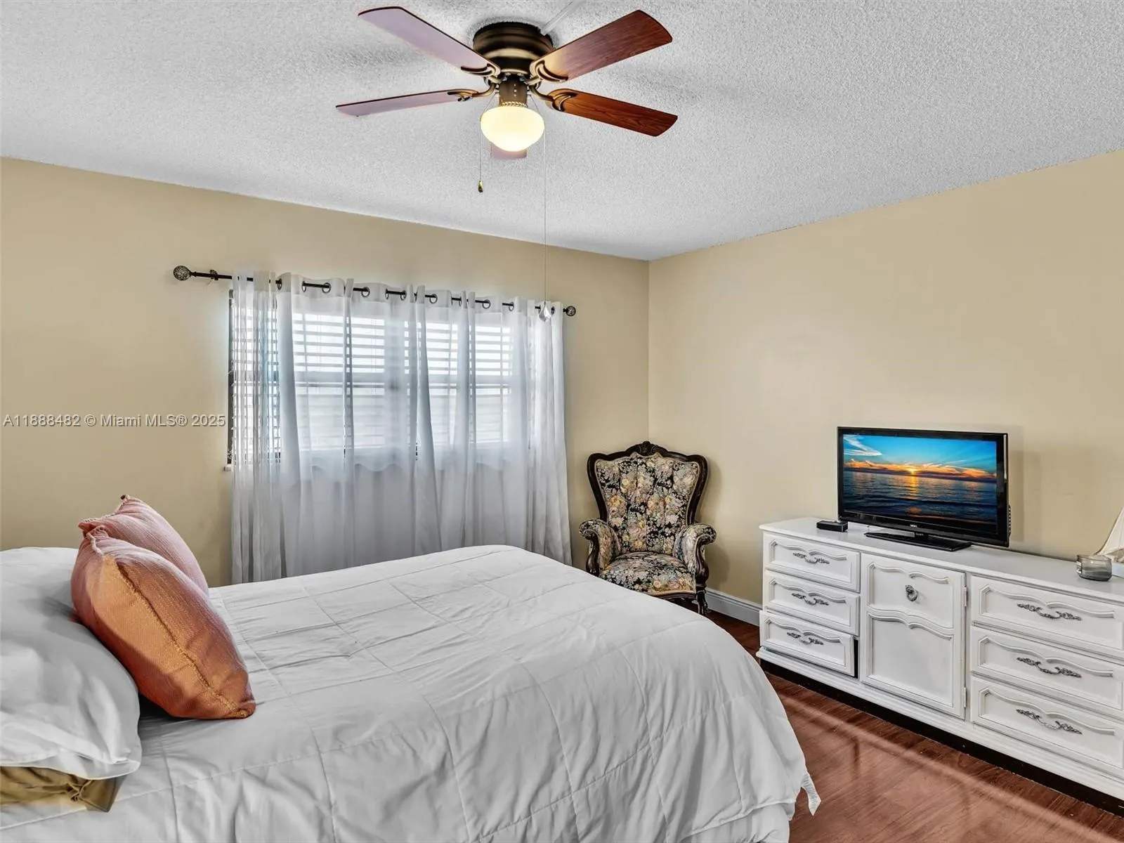 800 NE 195th St, #716