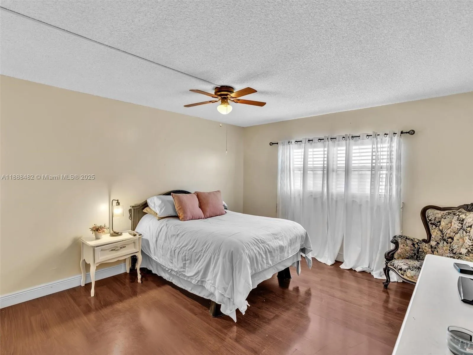 800 NE 195th St, #716