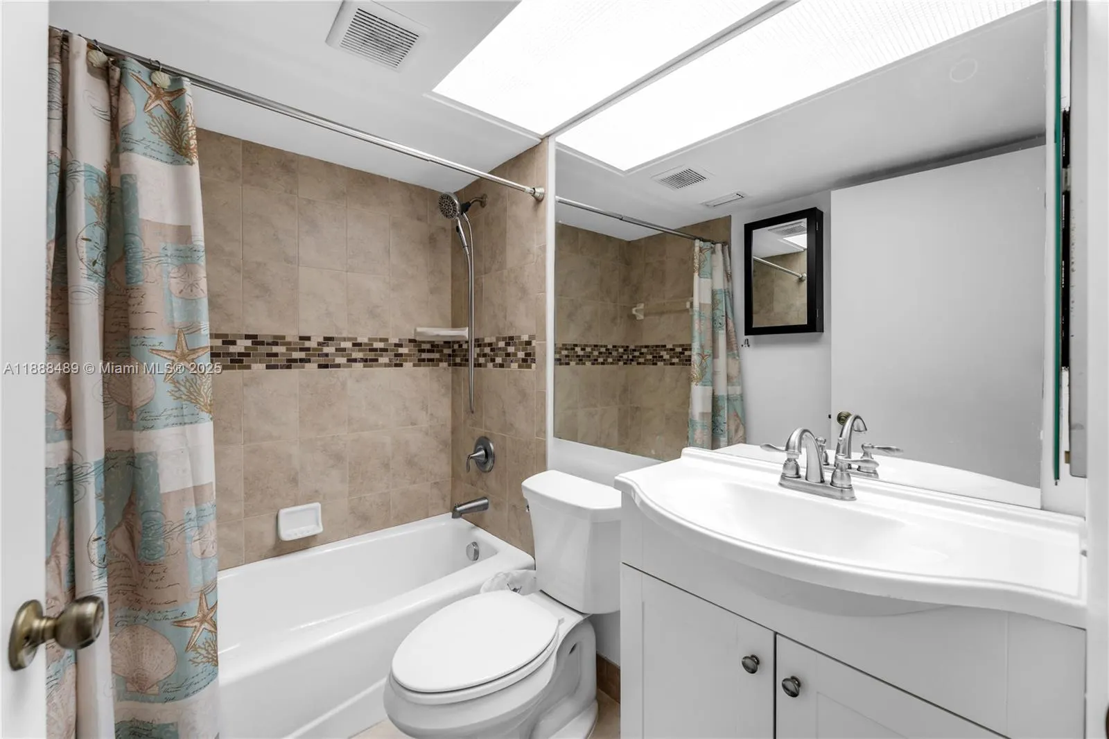 2221 SE 27th Dr, #106-B