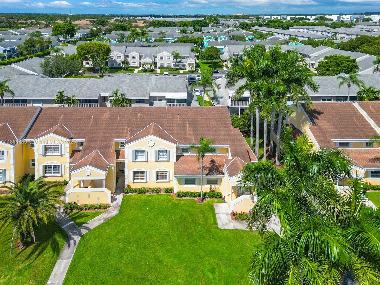 2221 SE 27th Dr, #106-B