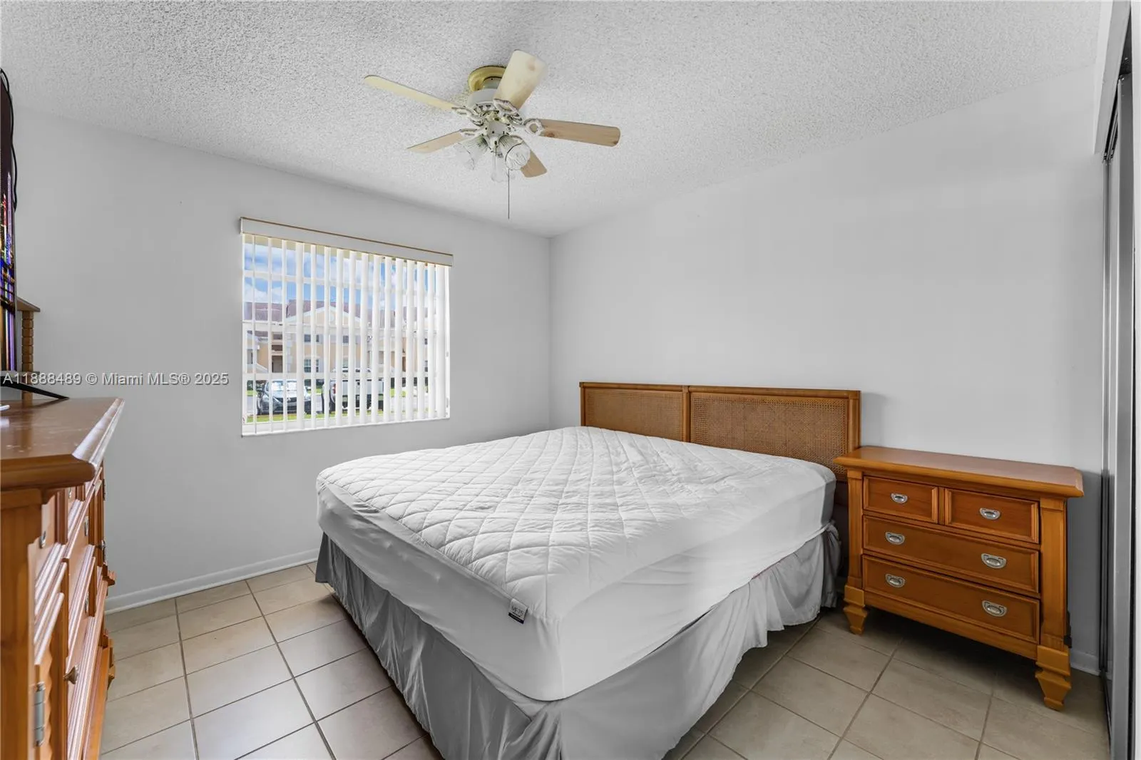 2221 SE 27th Dr, #106-B