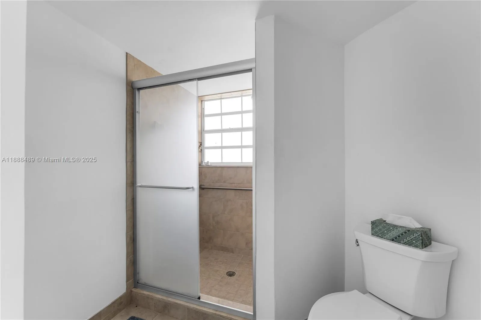 2221 SE 27th Dr, #106-B