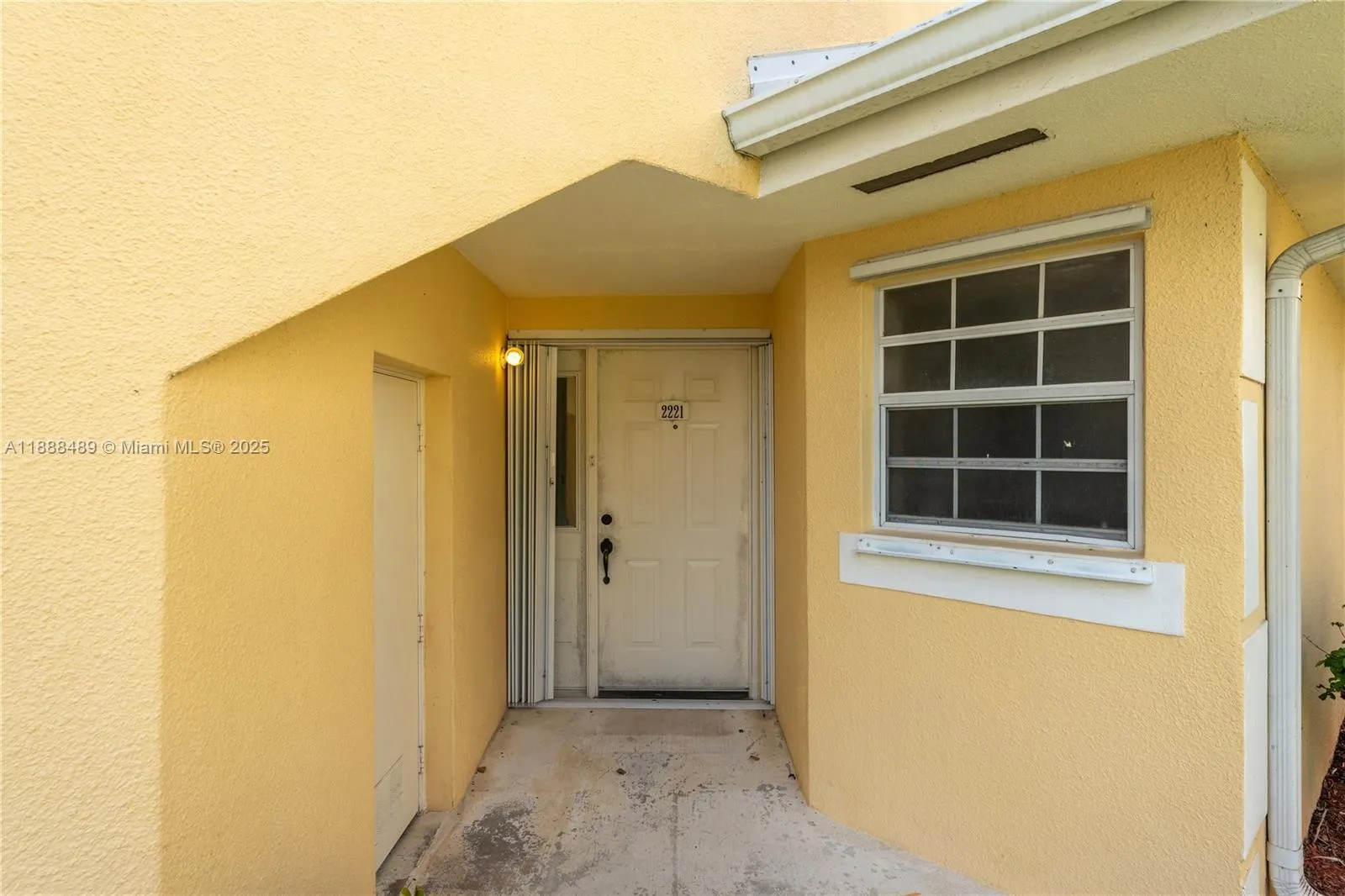 2221 SE 27th Dr, #106-B