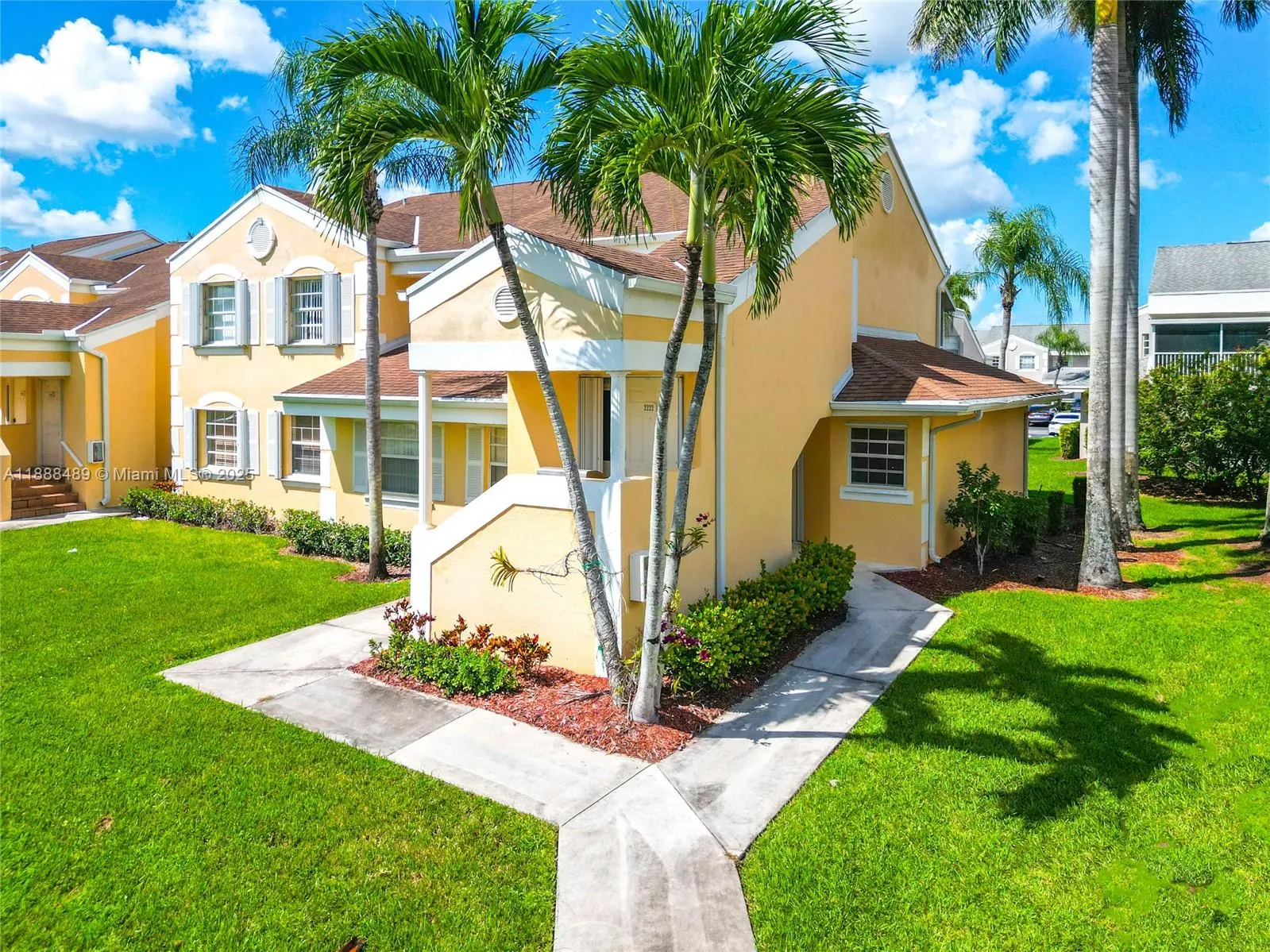 2221 SE 27th Dr, #106-B