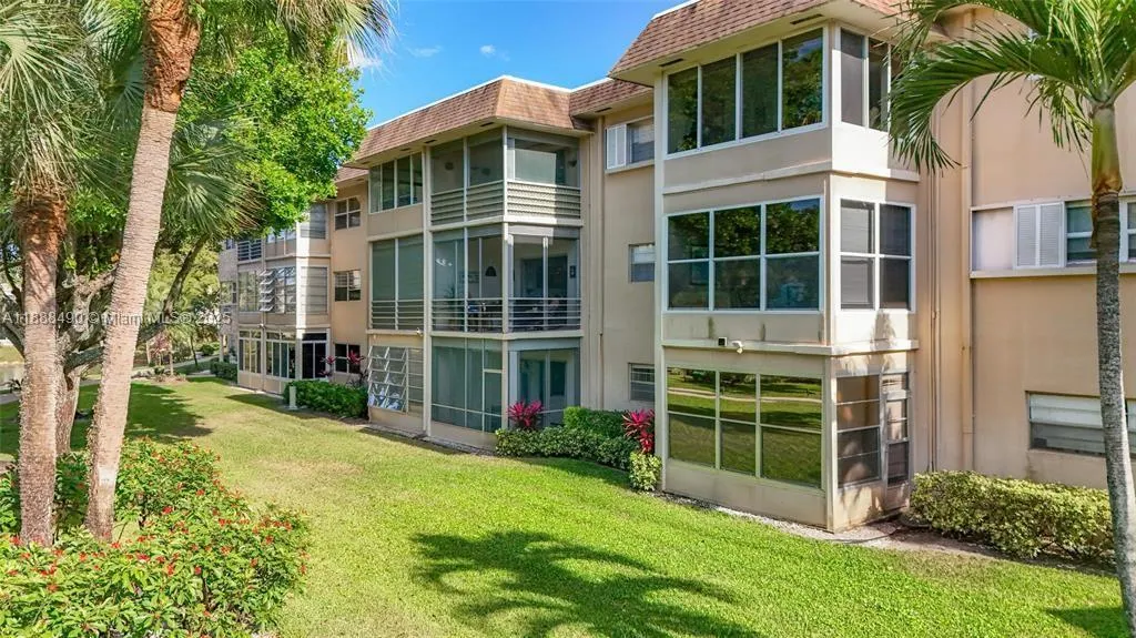 5001 NW 34th St, #205