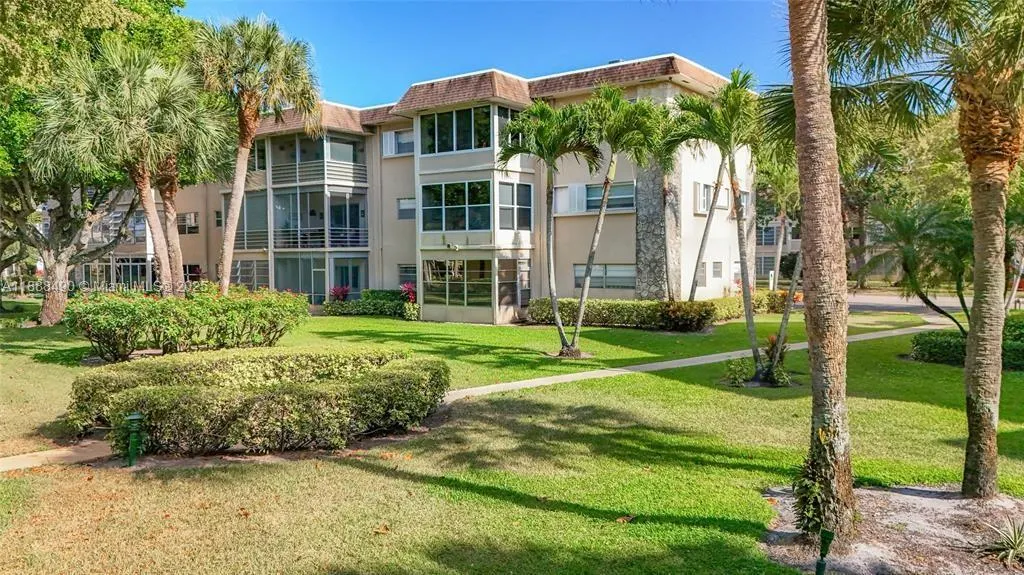5001 NW 34th St, #205