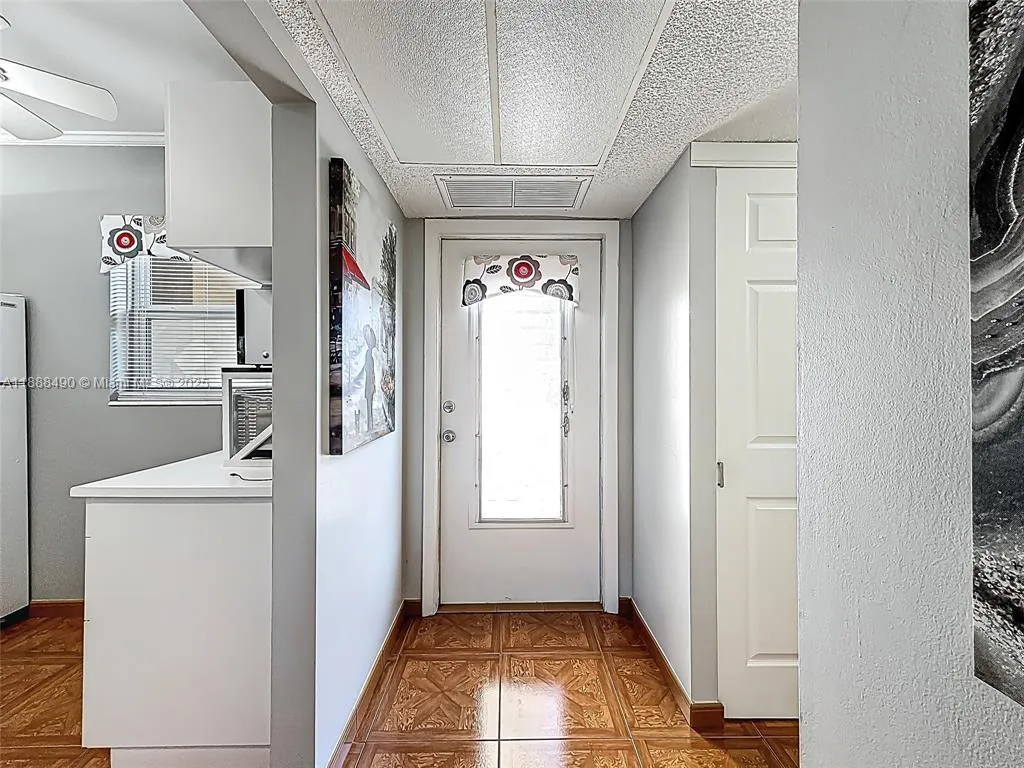 5001 NW 34th St, #205