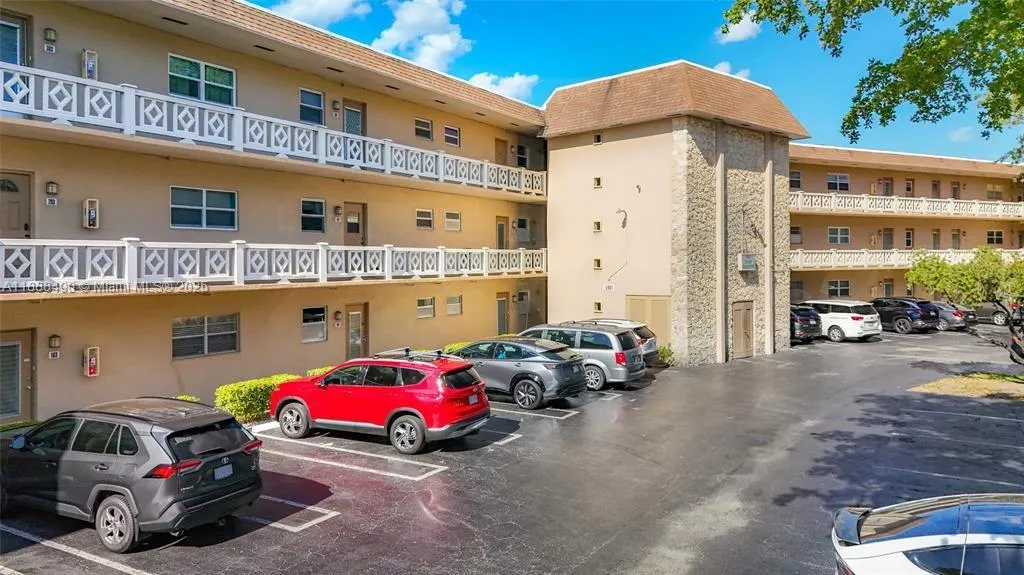 5001 NW 34th St, #205