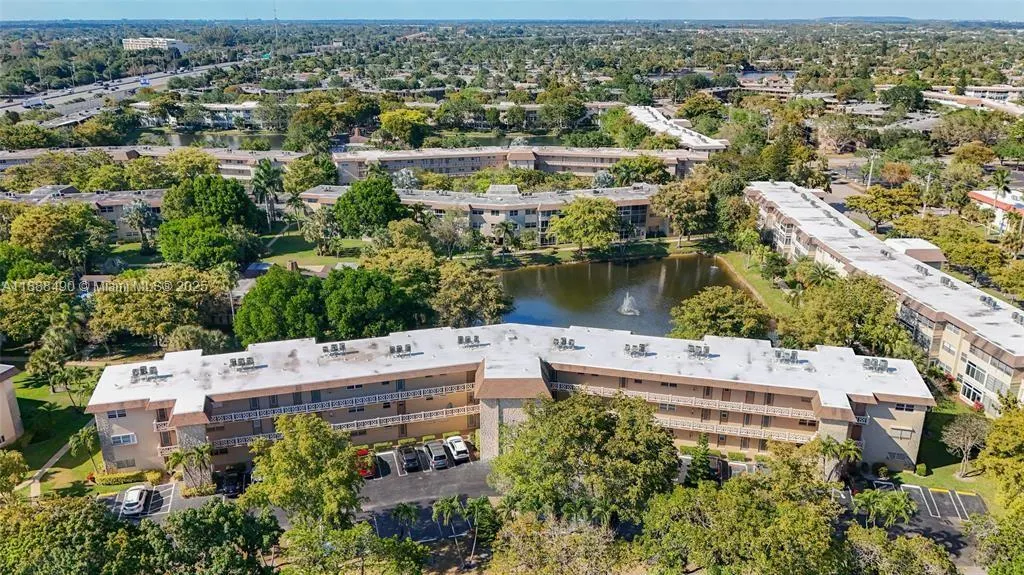 5001 NW 34th St, #205
