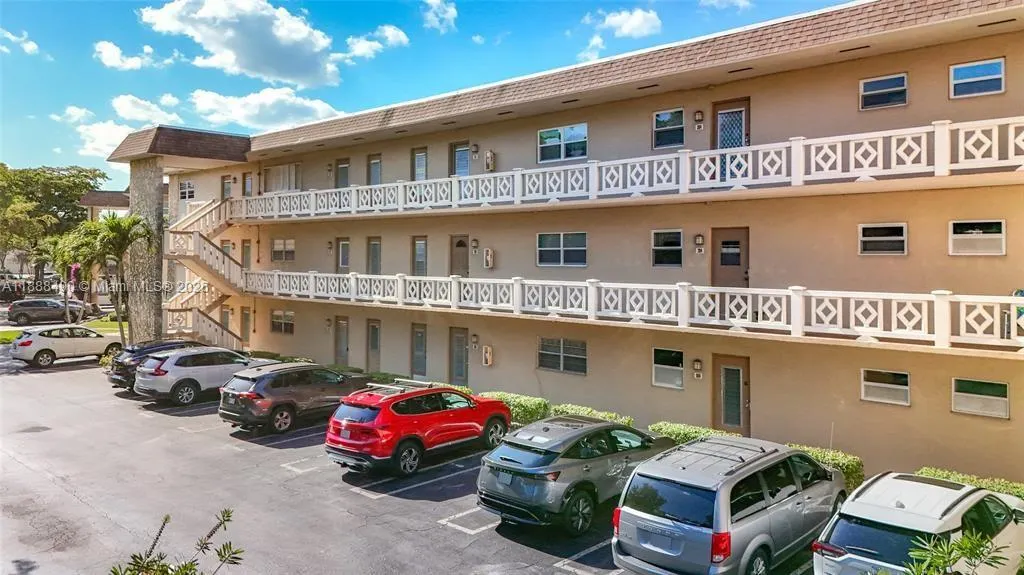 5001 NW 34th St, #205