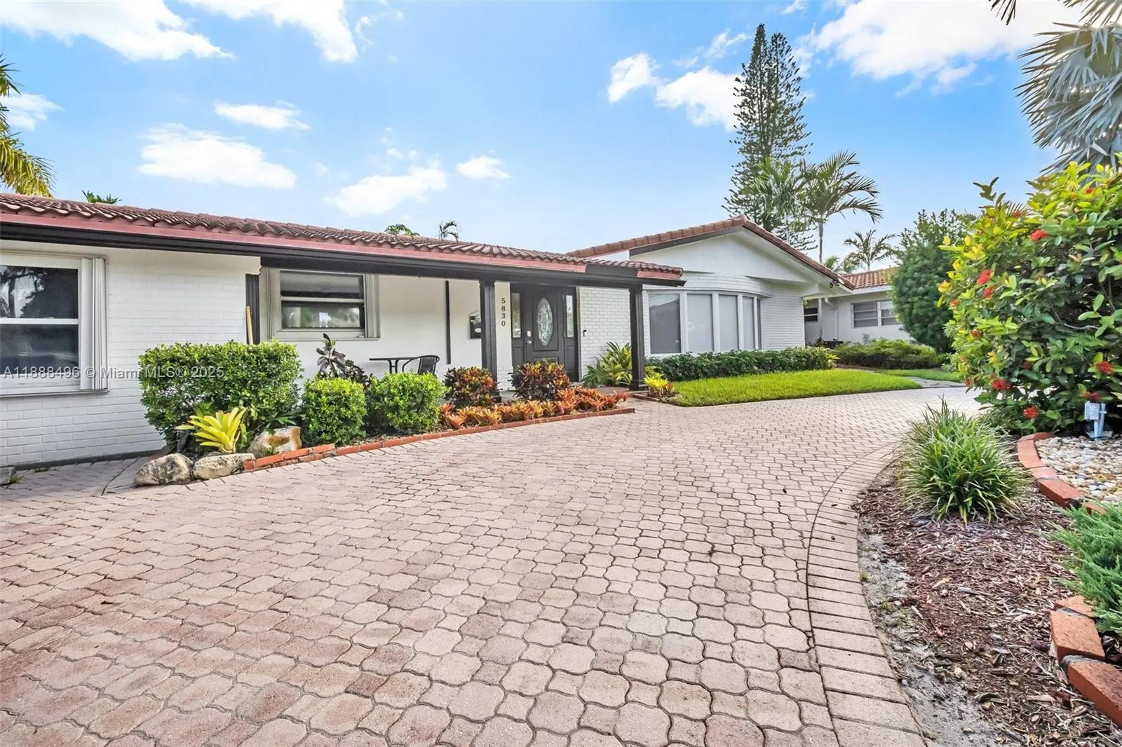 5830 NE 14th Rd