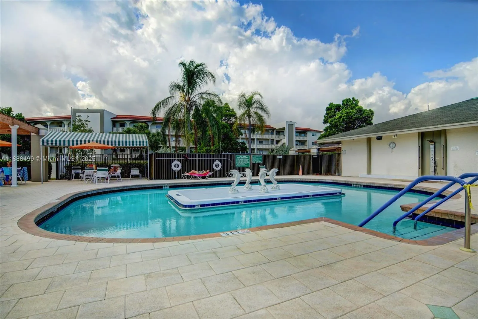 2301 Lucaya Ln, #D3