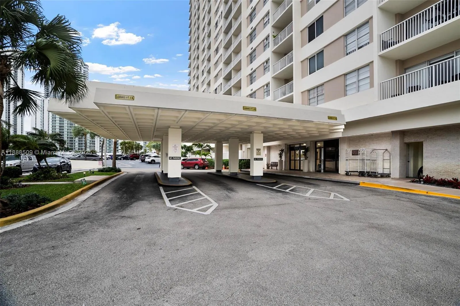 300 Bayview Dr, #2108