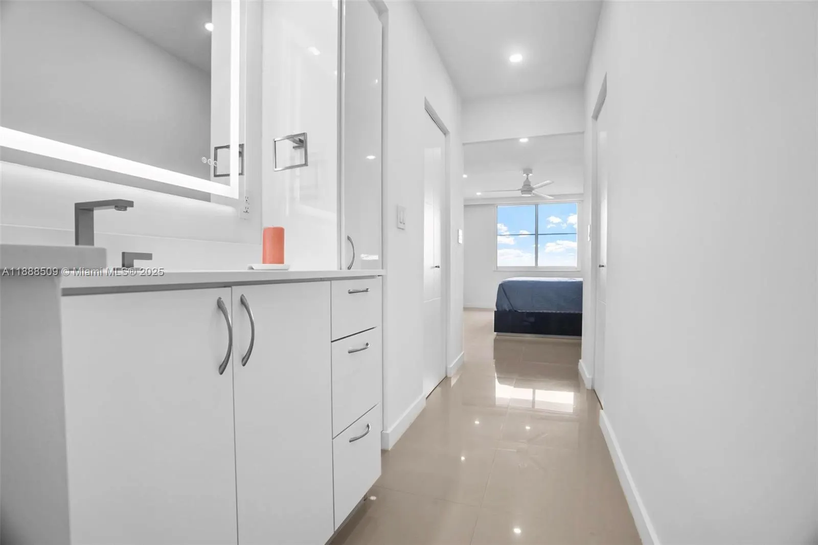 300 Bayview Dr, #2108
