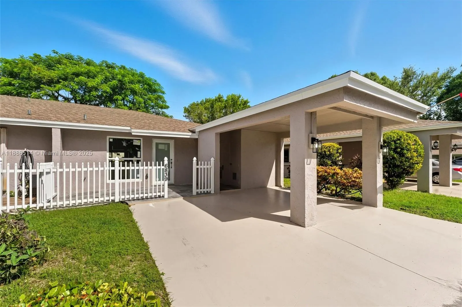 6839 Moonlit Dr