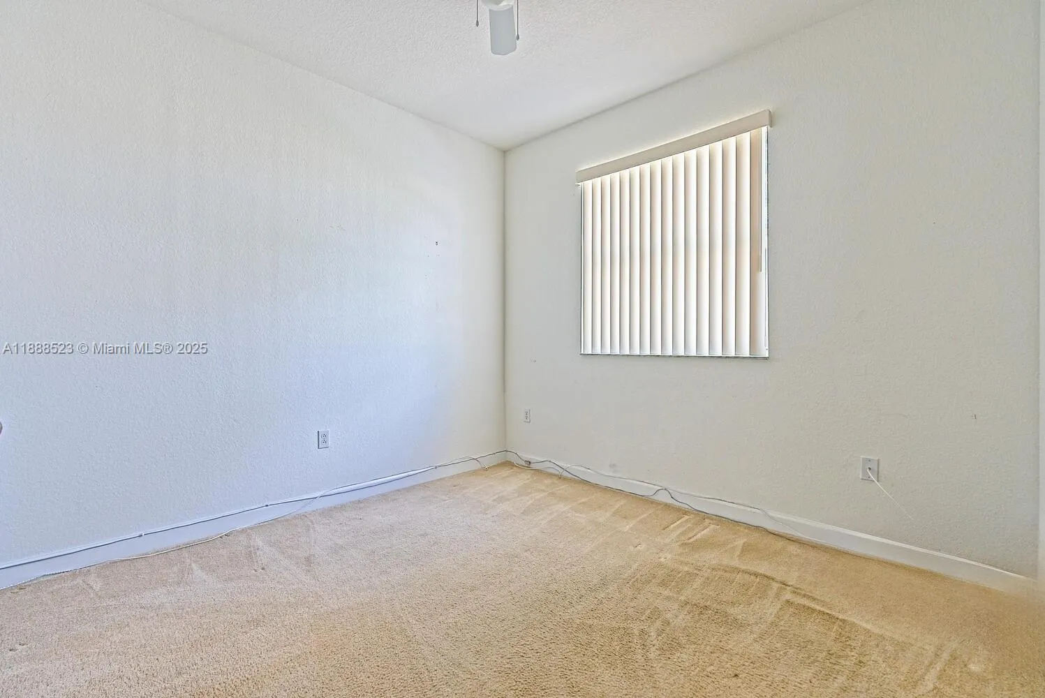 1015 NE 41st Pl
