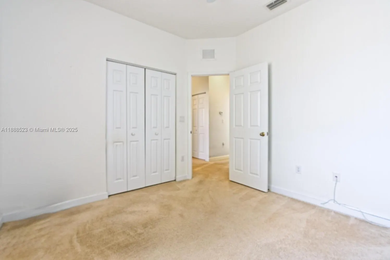 1015 NE 41st Pl
