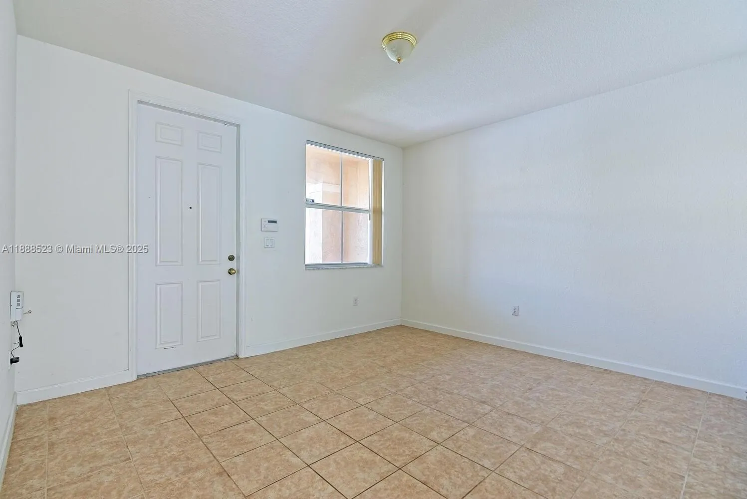 1015 NE 41st Pl