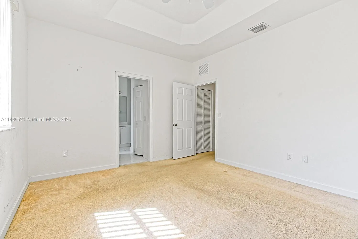 1015 NE 41st Pl