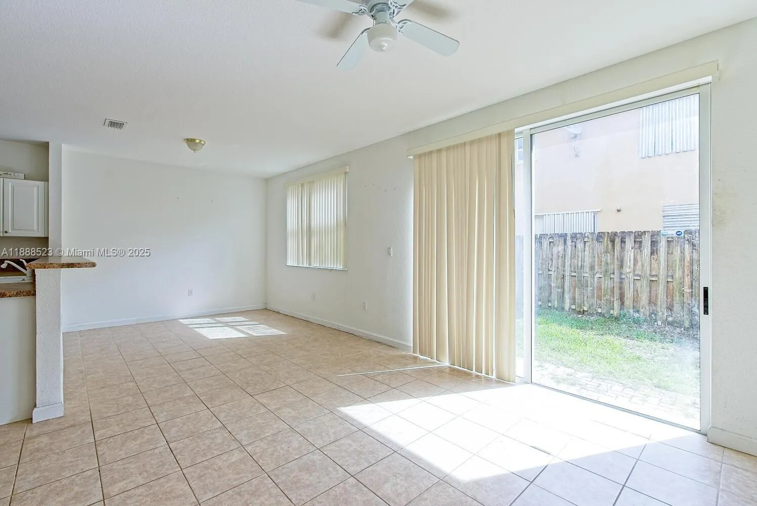 1015 NE 41st Pl