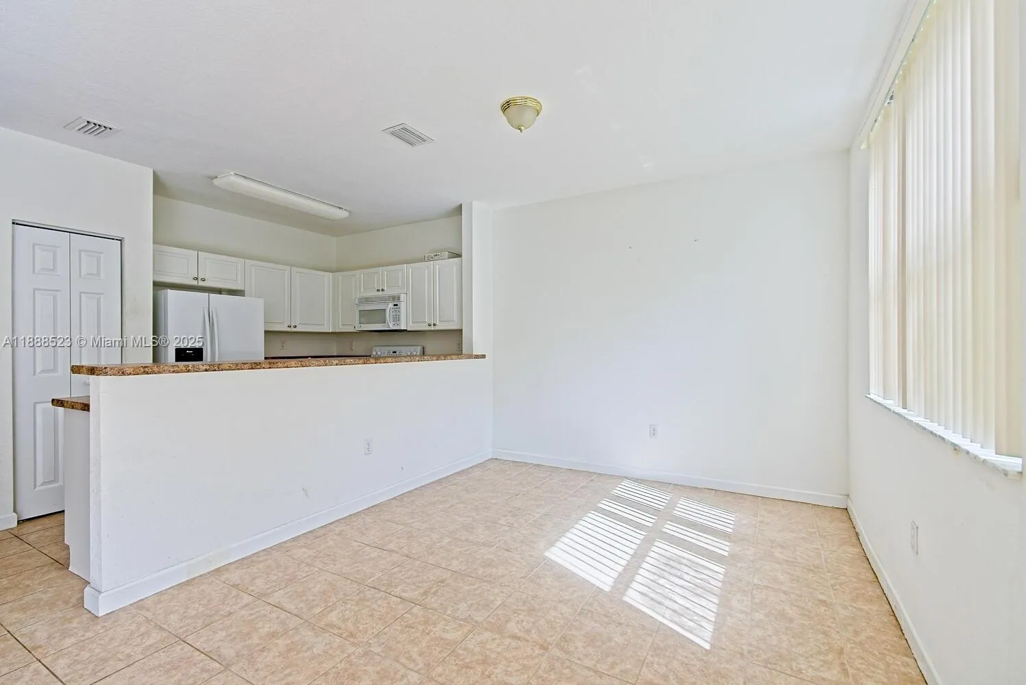 1015 NE 41st Pl