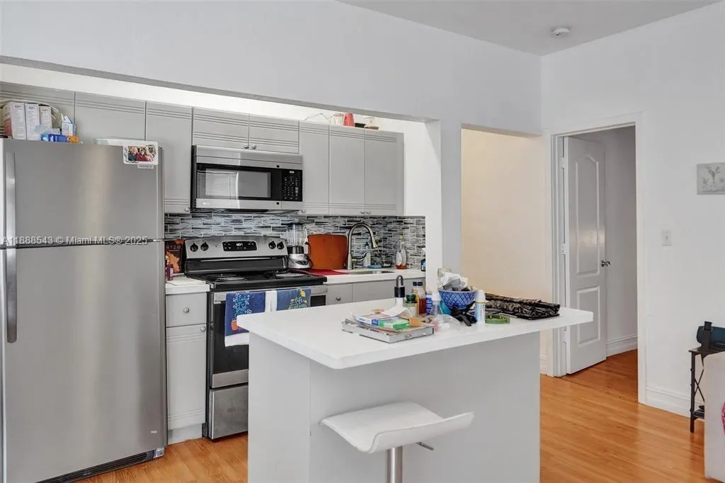 820 Euclid Ave, #104