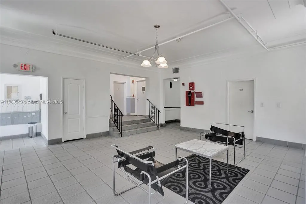 820 Euclid Ave, #104