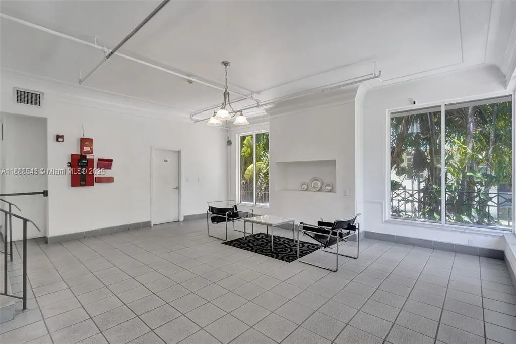 820 Euclid Ave, #104