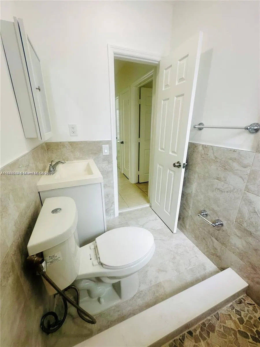 503 SW 29th Ct