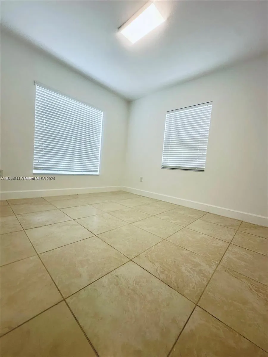 503 SW 29th Ct