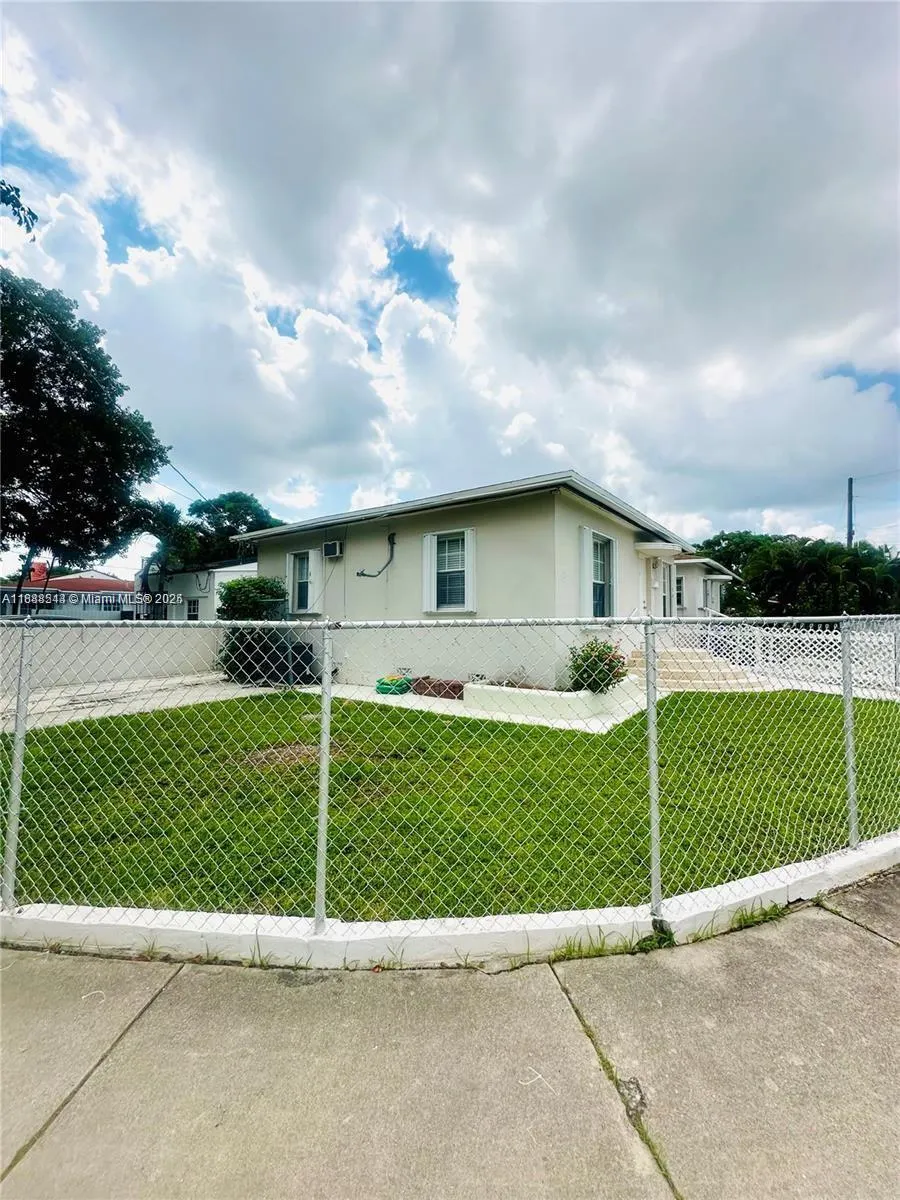 503 SW 29th Ct