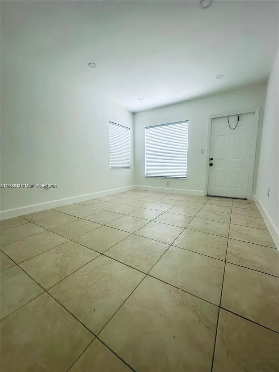 503 SW 29th Ct