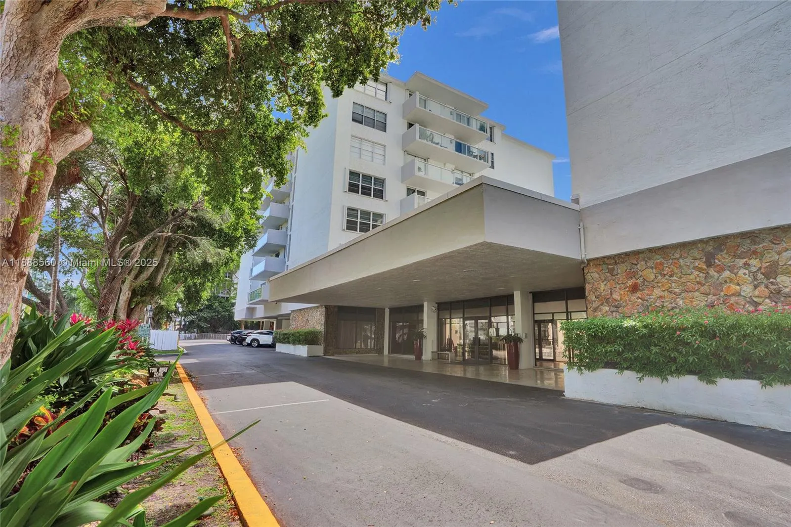 10000 W Bay Harbor Dr, #PH23