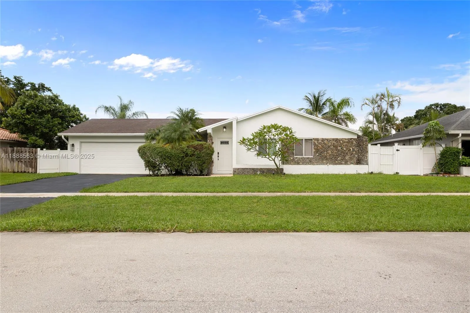 20847 Sugarloaf Ln
