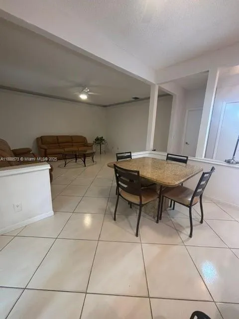 12149 Quilting Ln