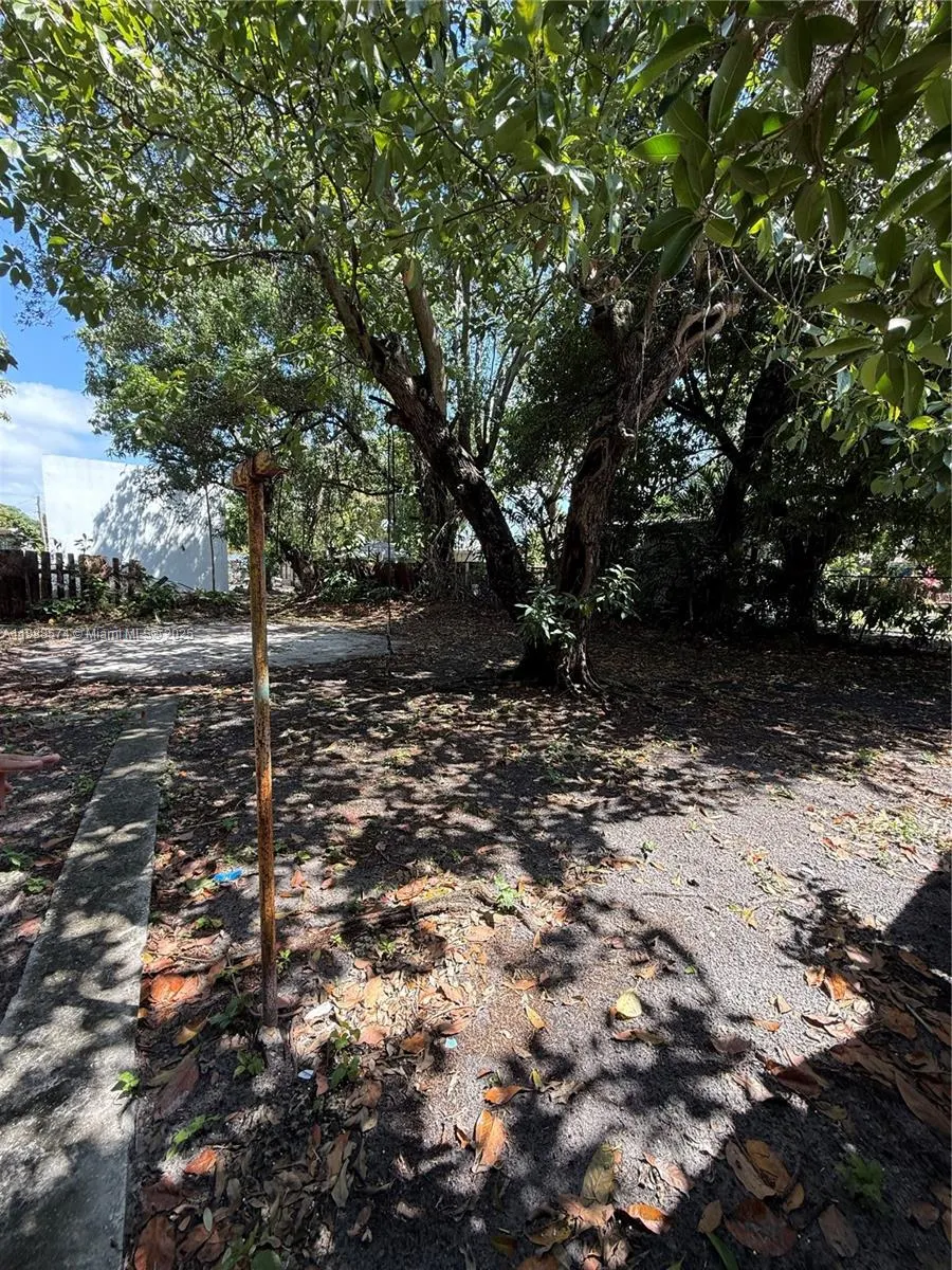 1239 NW 31st St