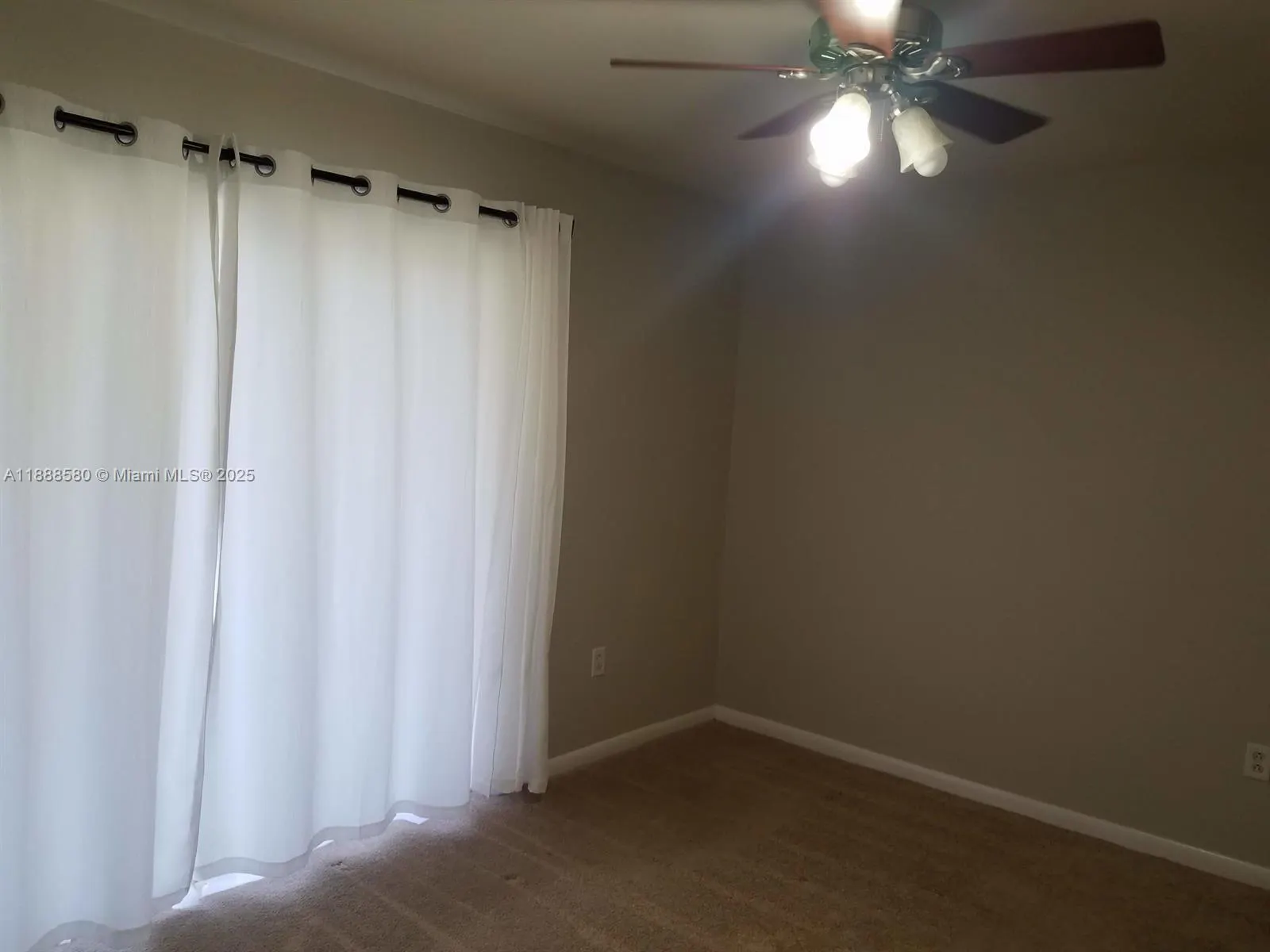4863 Via Palm Lks, #806